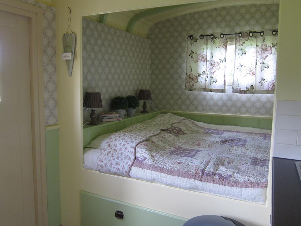 Pipowagen Minicamping De Linde Merselo Chambre photo