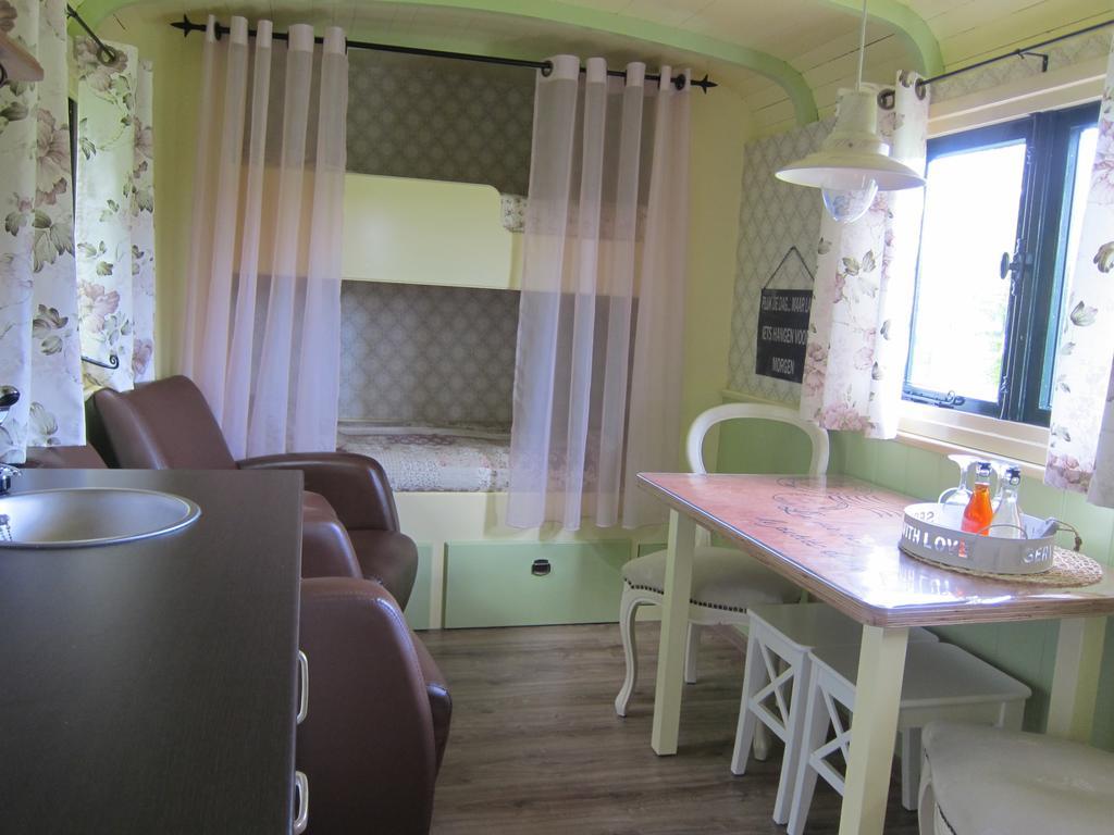 Pipowagen Minicamping De Linde Merselo Chambre photo